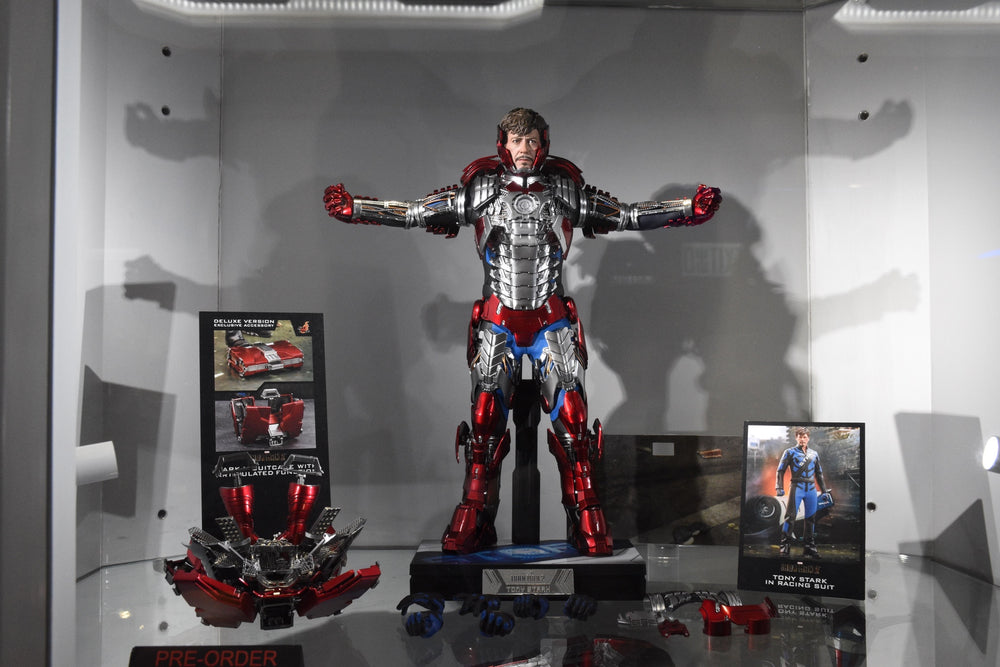 Tony Stark Mark V (Suit Up Version - Deluxe Version) (Iron Man 2) Sixth Scale Figure